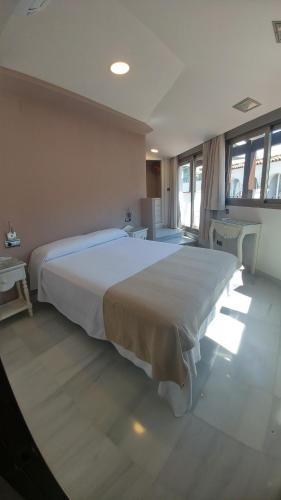Apartamentos Torre De La Mezquita Cordoba Ngoại thất bức ảnh